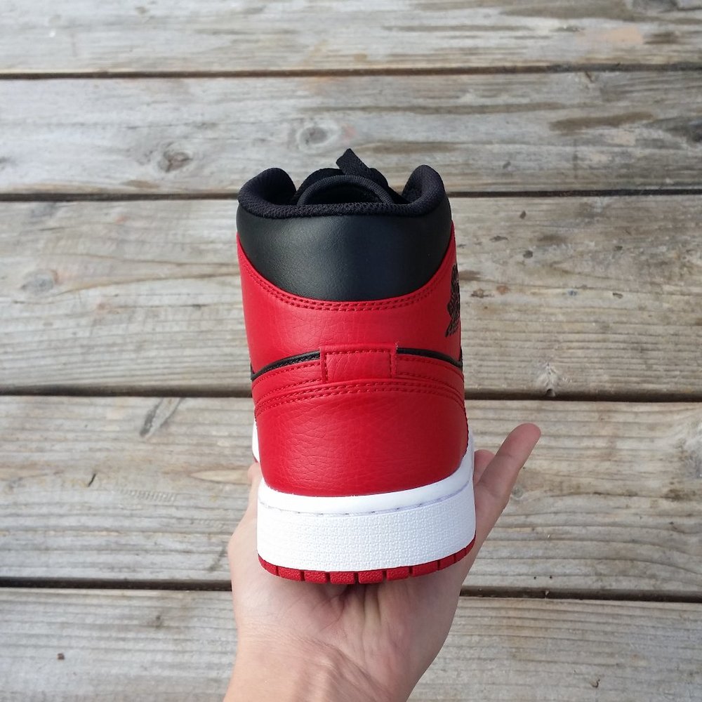 New Women Size 9.5 / Size 8 Men Nike Air Jordan 1 Mid Banned Basketball Sneaker - Picture 6 of 8